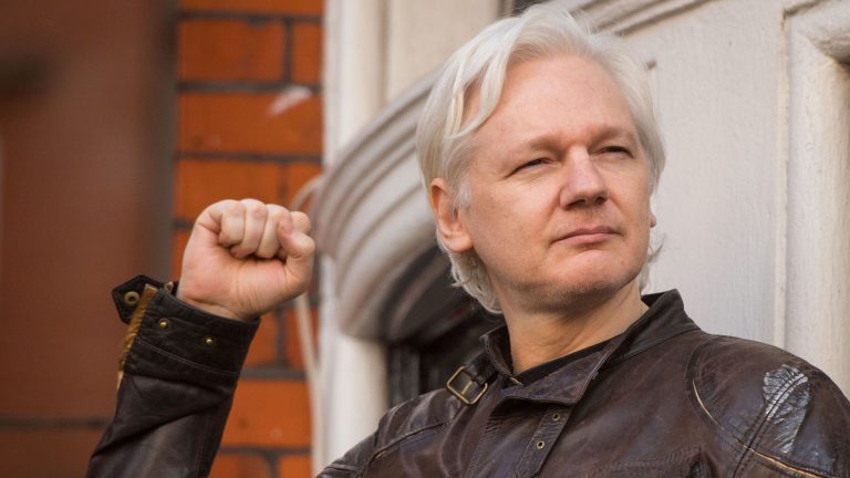 Londra, Julian Assange potrebbe essere cacciato dall’ambasciata dell’Ecuador