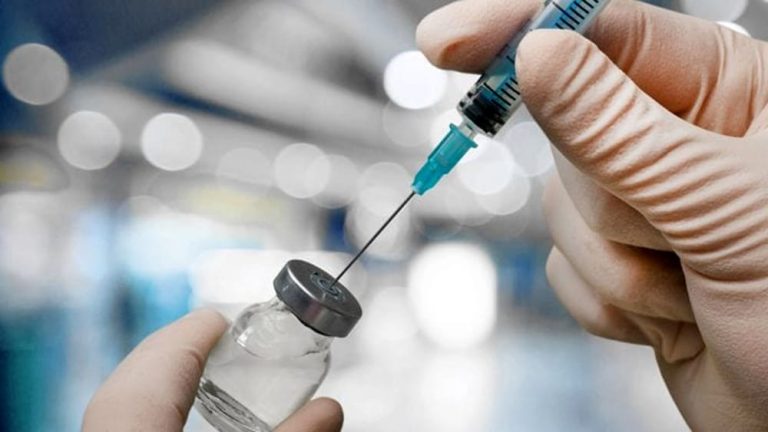 Vaccini, per il 46 per cento degli italiani causano gravi effetti collaterali