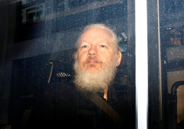 La Svezia riapre l’indagine sull’accusa di stupro nei confronti di Julian Assange