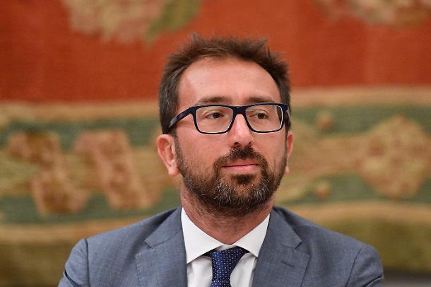 Procure nel caos, il ministro Bonafede esprime preoccupazione