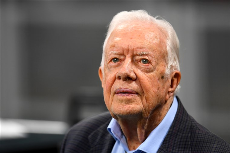 Usa, operato all’anca l’ex presidente Jimmy Carter: sta bene