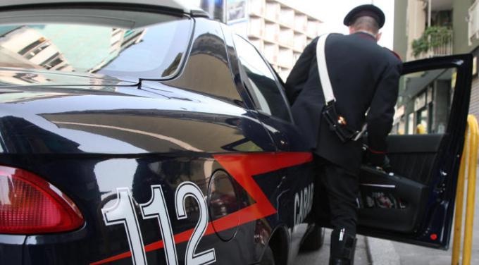 Roma, droga in auto: due arresti e una denuncia