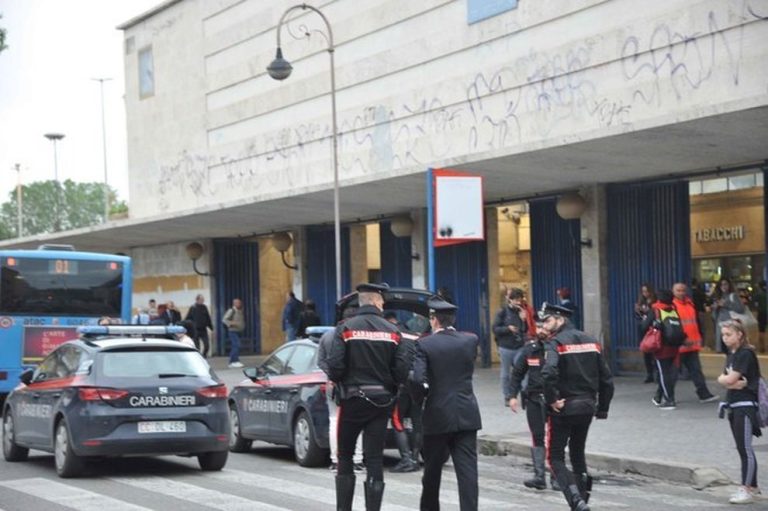 Giovane egiziano di 19 anni assassinato per un banale litigio ad Ostia. Ancora una volta coinvolti gli affiliati dei clan del litorale