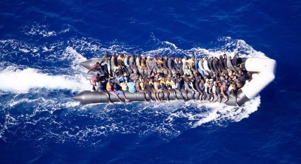 Nave con 90 migranti a bordo in difficoltà a largo della Libia
