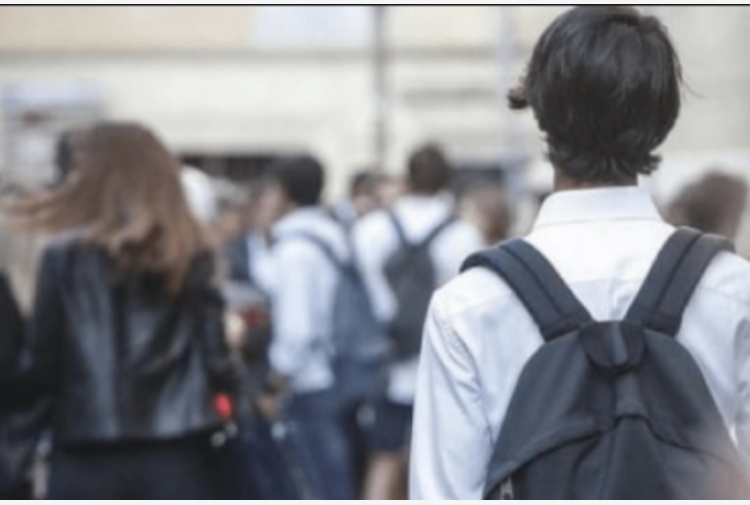 Prato, giudizio immediato per la donna che ha avuto una relazione con un 15enne