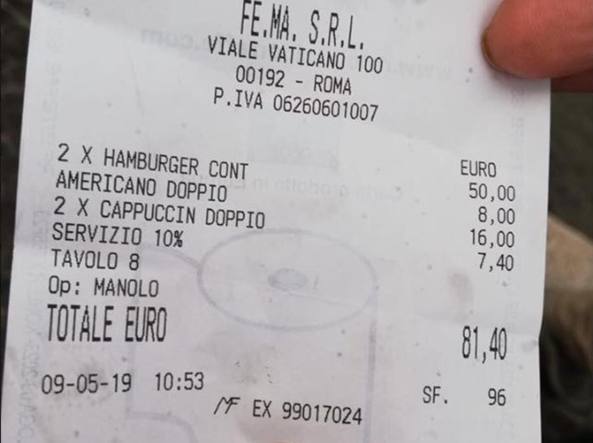 Roma, hamburger e caffè a 81 euro. Codacons: sanzionare il locale