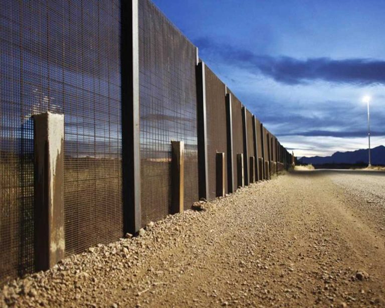 Usa, il Pentagono ‘sposta’ 1,5 mliardi di dollari dalla difesa alla costruzione del muro con il Messico
