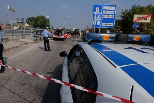 Forlì, incidente stradale tra due auto: muore una donna di 63 anni