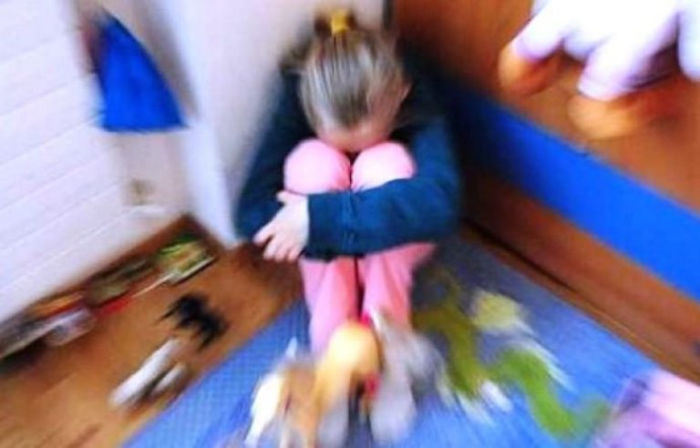 Lamezia Terme: arrestato insegnante 64enne di una scuola materna per violenza sessuale