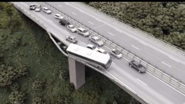 Avellino, la Procura ha ordinato il sequestro delle barriere su 12 viadotti dell’autostrada A16: nel 2013 ci fu l’incidente in cui morirono 40 persone