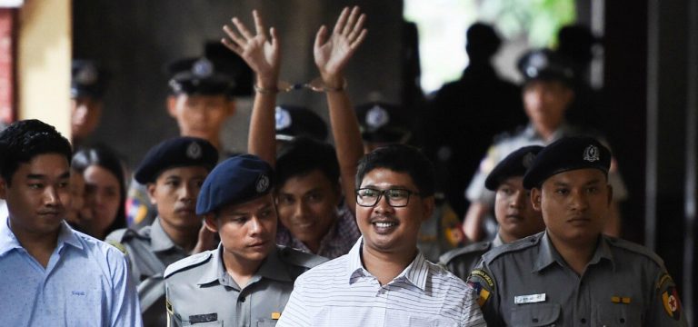 Birmania, tornano in libertà due giornalisti dell’agenzia Reuters