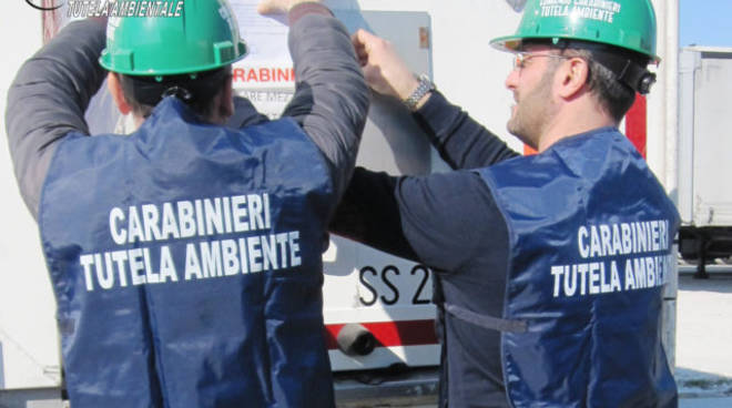 Pagazzano (Bergamo), blitz della Finanza: sequestrate 27 tonnellate di rifiuti