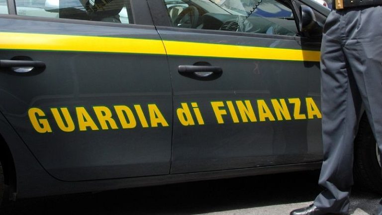 Catanzaro, truffa aggravata: arresti domiciliari per un promotore finanziario di Banca Fideuram