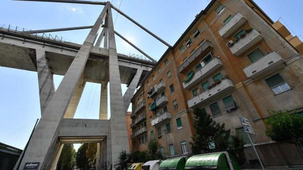 Genova, la Dia blocca un’impresa coinvolta per la ricostruzione del ponte Morandi: permeabile alle infiltrazioni mafiose