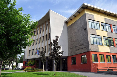 Brescia, professore delle medie si toglie la vita nella palestra della scuola: lo hanno rinvenuto i suoi studenti