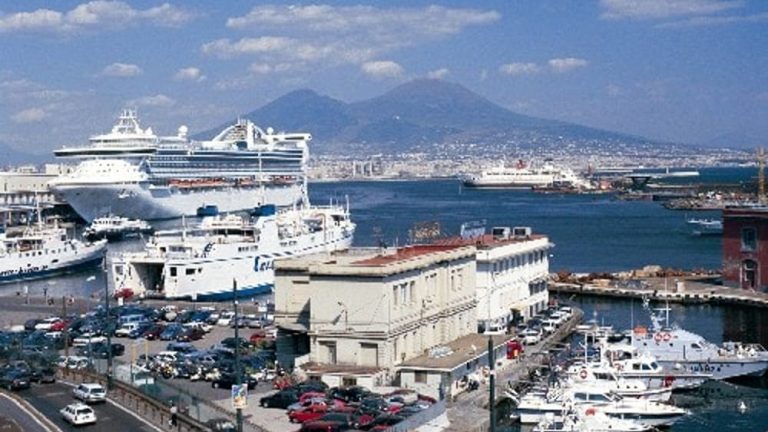 Napoli, falsati gli appalti per i lavori al porto: sette persone in manette