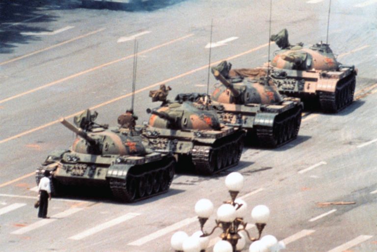 Cina, a distanza di trent’anni dalla repressione in piazza Tienanmen il governo ribadisce: “Giusto l’intervento”