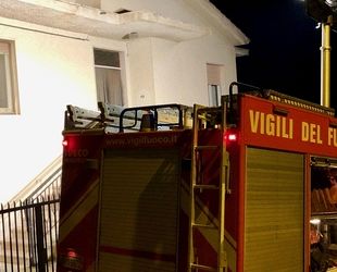 Casale di Albino (Bergamo), incendio in una casa: salvata una famiglia con quattro bambini