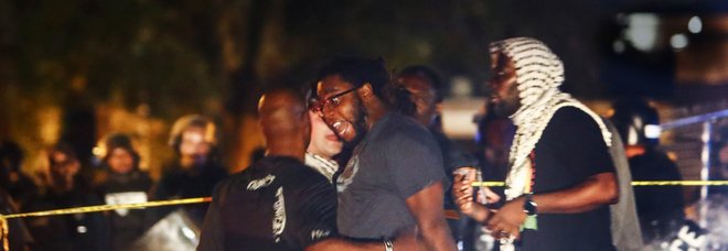 Usa, tensione altissima a Memphis: un poliziotto uccide un afroamericano. Negli scontri feriti 24 agenti