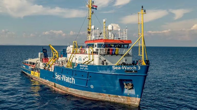 Vicenda Sea Watch 3: in 24 ore raccolti su Facebook oltre 65mila euro per le spese legali