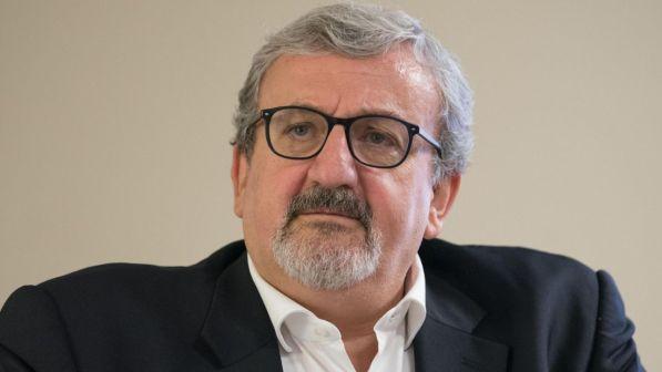 Puglia, il governatore Michele Emiliano è indagato per abuso d’ufficio