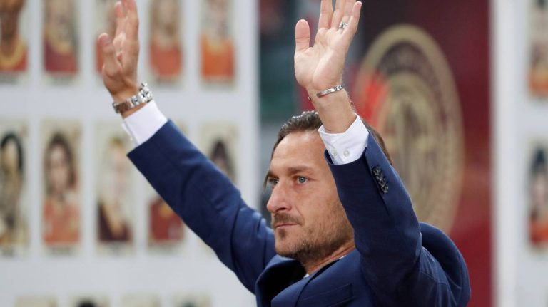 Calcio, l’addio di Francesco Totti alla Roma: “Non è un addio ma un arrivederci”