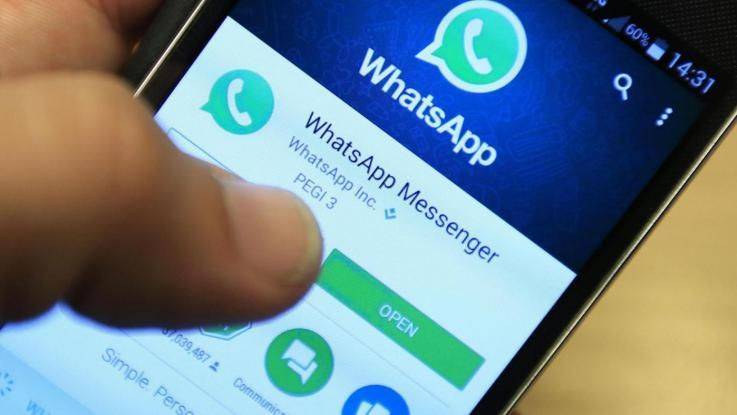 Bologna, bullizzano una 12enne su WhatsApp: segnalati sette minori alla Procura