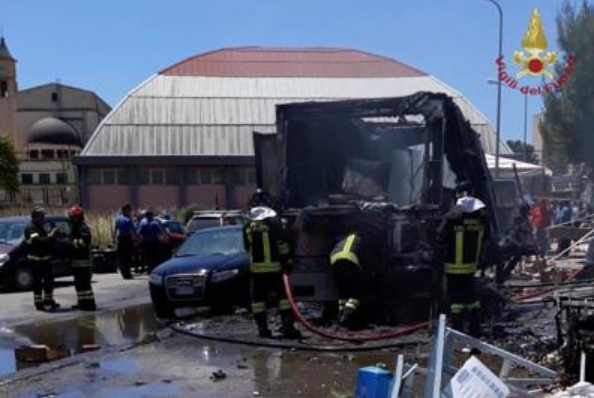 Gela, esplode una bombola in un mercato: ferite sette persone  di cui due in maniera grave