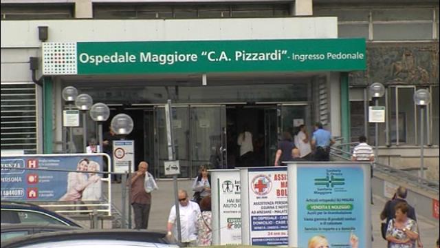 Bologna, licenziati due infermieri dell’ospedale Maggiore: dormivano in una stanza mentre erano di turno