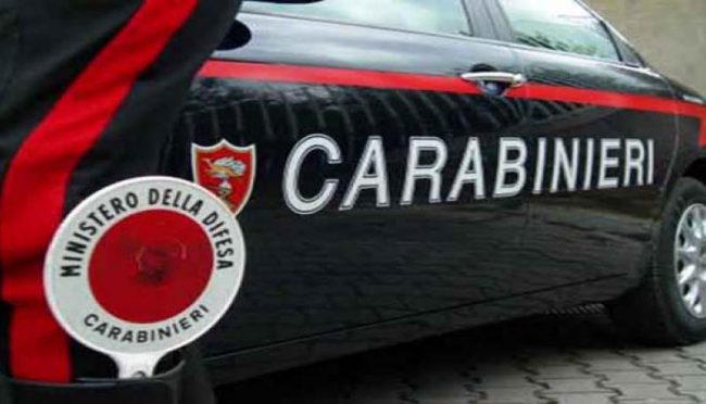 Brescia, 14enne denunciata per spaccio di droga in una scuola media