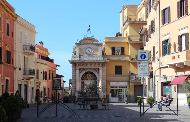 “Il centro storico è preda di un tanfo nauseabondo”