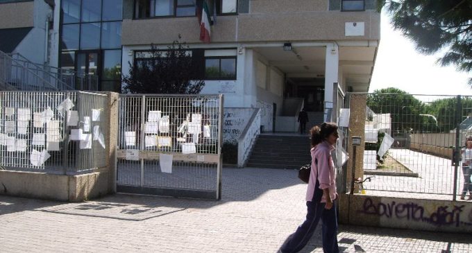 Il preside Agresti: “Inagibile l’aula verde”