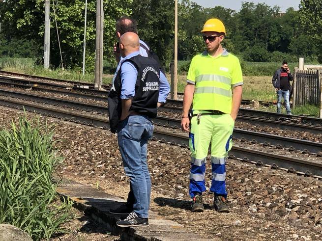 Tavazzano (Lodi), rinvenuto il cadavere di un giovane vicino i binari della linea Milano-Piacenza