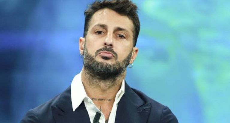 Il Tribunale di Milano dispone la perizia psichiatrica per Fabrizio Corona: valutare la sua pericolosità sociale