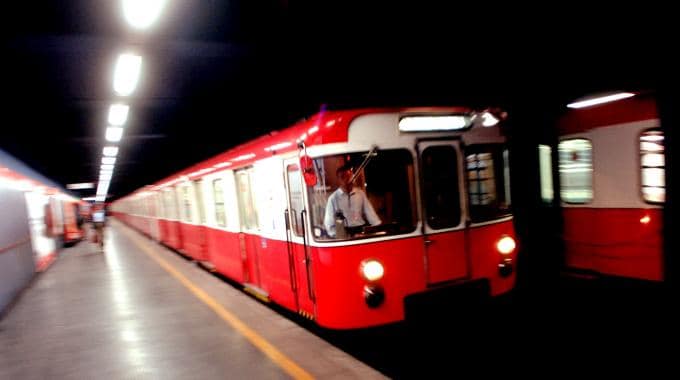 Milano, linea rossa interrotta per un guasto tecnico tra Pagano e Bisceglie