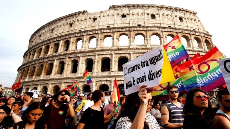 Roma, oggi il 25° anniversario del primo gay pride nella Capitale