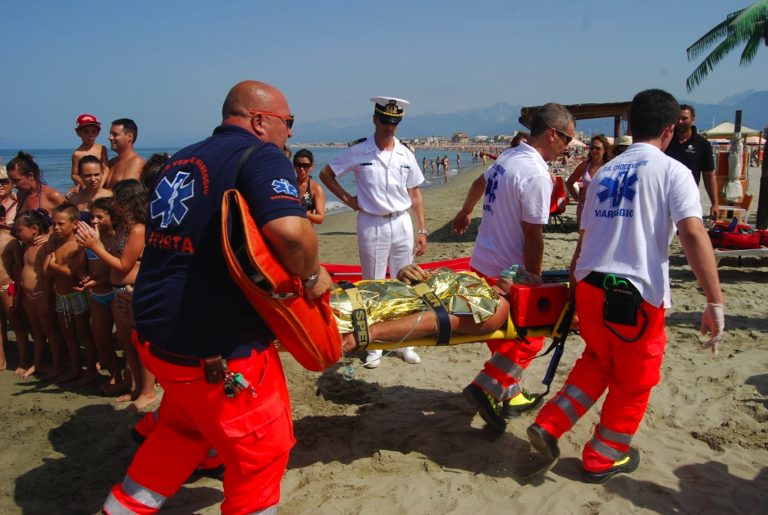 Intervento della Prociv: ancora un salvataggio sulla spiaggia  di Campo di Mare