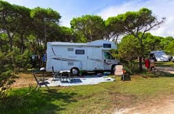 Camper: sosta selvaggia a Campo di Mare,perché Sindaco e giunta tollerano e tacciono?