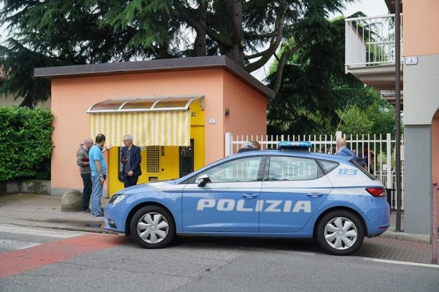 Ivrea, il ladro moldavo è stato colpito dall’alto: la sua morte non sembra corrispondere alla ricostruzione fatta dal tabaccaio