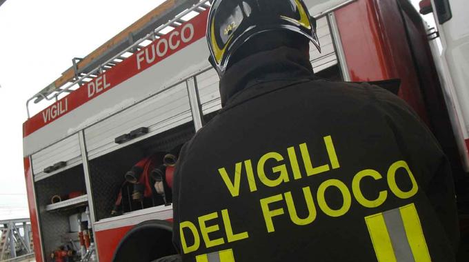 Cerignola (Foggia), rinvenuto il cadavere carbonizzato di un uomo all’interno di un’auto