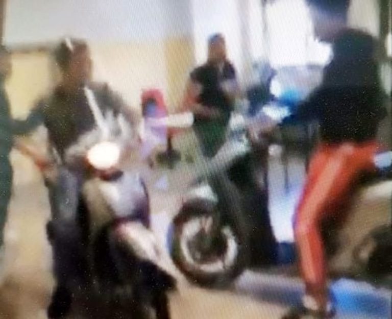 Catania, entrano nella loro scuola con gli scooter: denunciati due studenti
