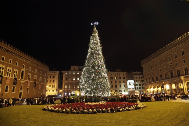 Albero di Natale a Piazza Venezia, partito l’avviso per le sponsorizzazioni tecniche
