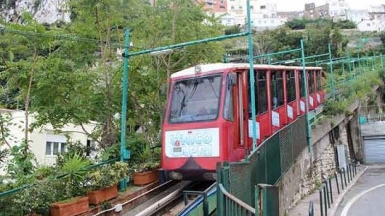 Capri, guasto tecnico alla funicolare per alcune ore: disagi per i turisti