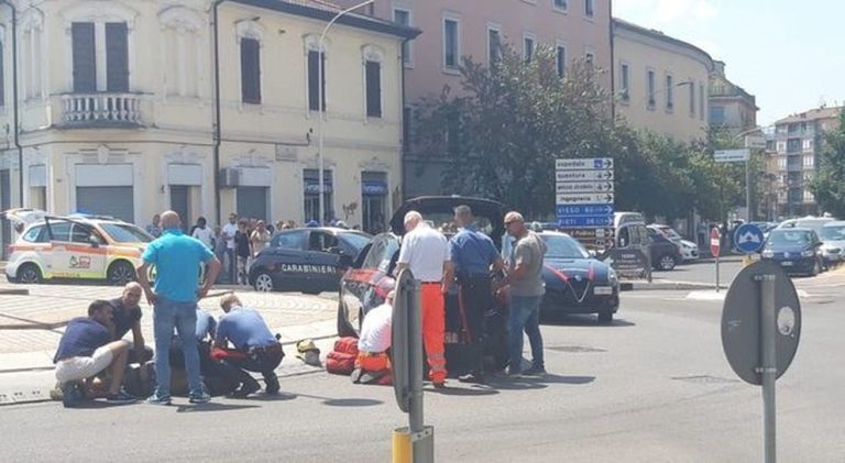 Terni, carabiniere ferito da un colpo di pistola alla gamba durante un controllo: arrestato un sudamericano