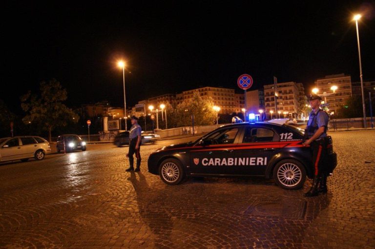 Napoli, gambiano chiede un passaggio e poi rapina l’automobilista: arrestato dai carabinieri