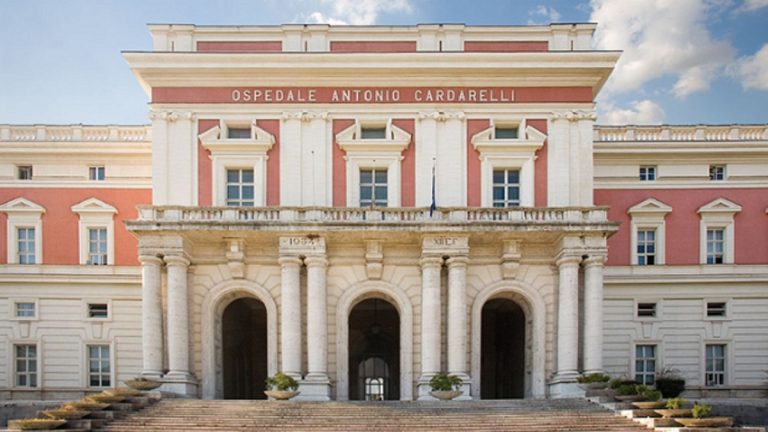 Napoli, furbetti del cartellino all’ospedale Cardarelli: emessi 60 avvisi di garanzia