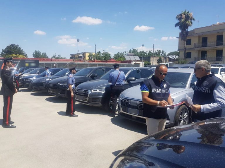 Napoli, azienda casearia e una concessionaria di auto sequestrate dai carabinieri