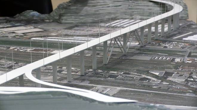 Genova, sono arrivati questa mattina le prime parti di acciaio della pila del nuovo ponte