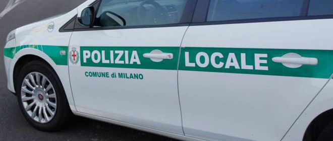 Milano, 12 vigili urbani positivi al Covid dopo aver partecipato a una festa di pensionamento di un collega