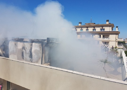 Misano Adriatico (Rimini), incendio in un hotel: ferite tre persone